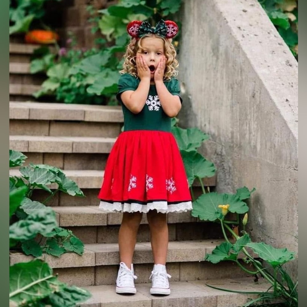 Taylor Joelle Snowflake dress